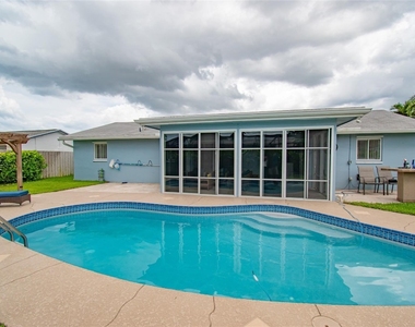 6557 Country Wood Way - Photo Thumbnail 22