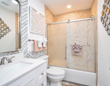 6557 Country Wood Way - Photo Thumbnail 14