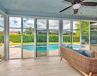 6557 Country Wood Way - Photo Thumbnail 18