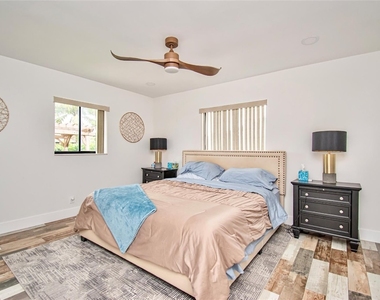 6557 Country Wood Way - Photo Thumbnail 10