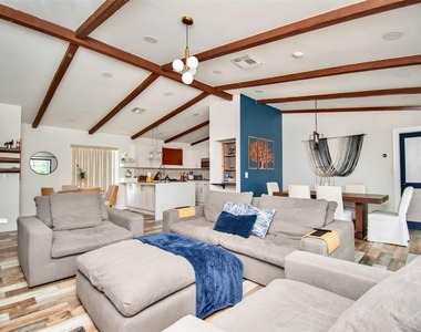 6557 Country Wood Way - Photo Thumbnail 8