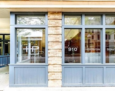 910 Houston Street - Photo Thumbnail 2