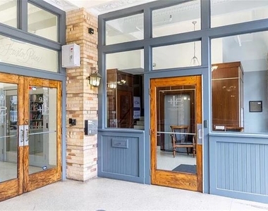 910 Houston Street - Photo Thumbnail 1