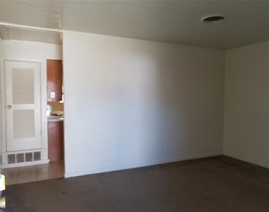 2317 S 38th Street - Photo Thumbnail 1