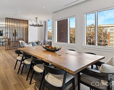 4425 Sharon Road - Photo Thumbnail 3