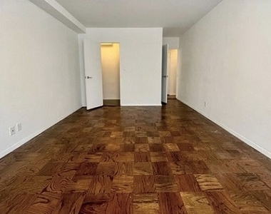 East 88th Street - Photo Thumbnail 3