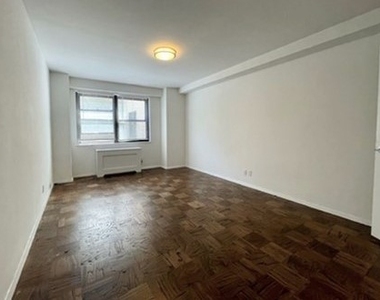 East 88th Street - Photo Thumbnail 2