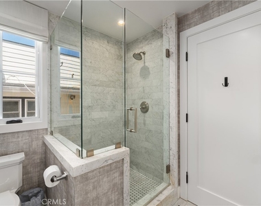 2037 E Ocean - Photo Thumbnail 20
