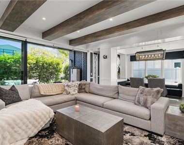2037 E Ocean - Photo Thumbnail 7