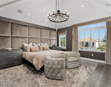 2037 E Ocean - Photo Thumbnail 11