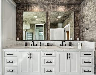2037 E Ocean - Photo Thumbnail 13