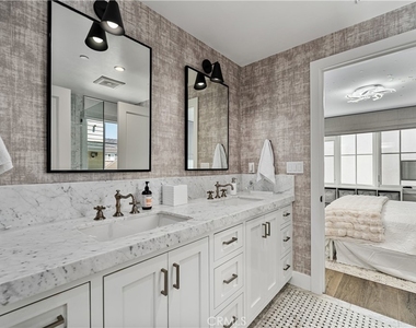 2037 E Ocean - Photo Thumbnail 15