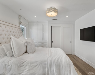 2037 E Ocean - Photo Thumbnail 18