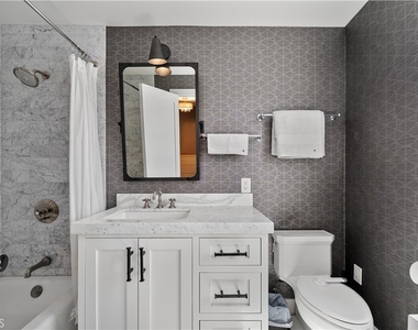 2037 E Ocean - Photo Thumbnail 23