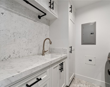 2037 E Ocean - Photo Thumbnail 25