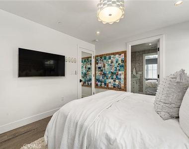 2037 E Ocean - Photo Thumbnail 19