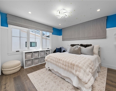 2037 E Ocean - Photo Thumbnail 21