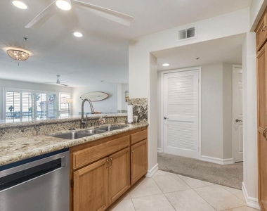 400 N Pacific St - Photo Thumbnail 6