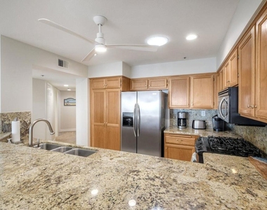 400 N Pacific St - Photo Thumbnail 4