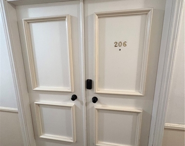 5625 Sumner - Photo Thumbnail 3