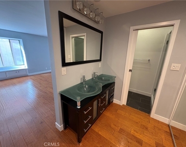 5625 Sumner - Photo Thumbnail 13