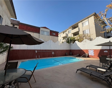 5625 Sumner - Photo Thumbnail 23