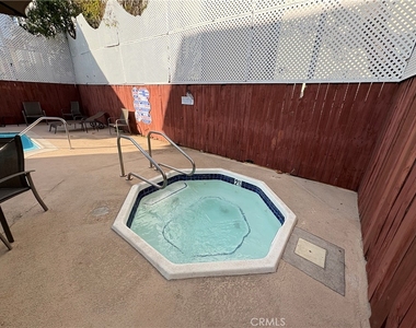 5625 Sumner - Photo Thumbnail 24