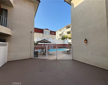 5625 Sumner - Photo Thumbnail 26