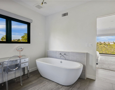 1172 Linda Flora Drive - Photo Thumbnail 16