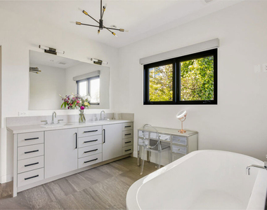 1172 Linda Flora Drive - Photo Thumbnail 15