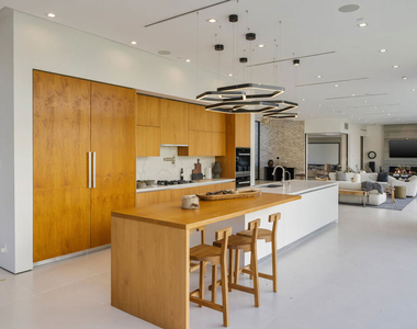 16801 Oak View Drive - Photo Thumbnail 12