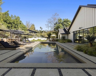 4874 Sun Valley Rd - Photo Thumbnail 1