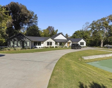 4874 Sun Valley Rd - Photo Thumbnail 4