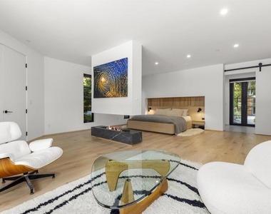 4874 Sun Valley Rd - Photo Thumbnail 6