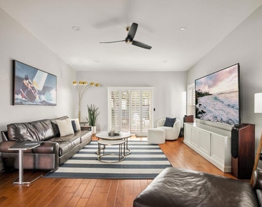 1865 Mission Cliff Drive - Photo Thumbnail 3