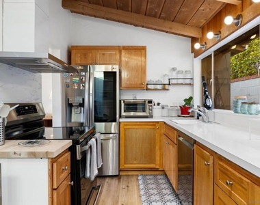 5643 Linda Rosa Ave - Photo Thumbnail 21