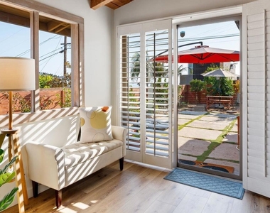 5643 Linda Rosa Ave - Photo Thumbnail 12