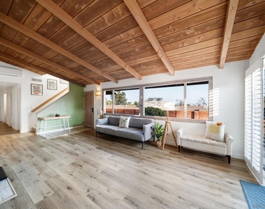 5643 Linda Rosa Ave - Photo Thumbnail 31