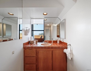 5643 Linda Rosa Ave - Photo Thumbnail 35