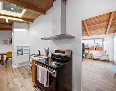 5643 Linda Rosa Ave - Photo Thumbnail 32