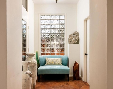 618 Gravilla Pl - Photo Thumbnail 11