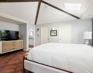 618 Gravilla Pl - Photo Thumbnail 32