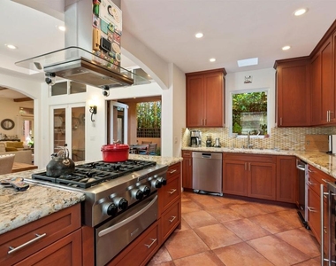 618 Gravilla Pl - Photo Thumbnail 22