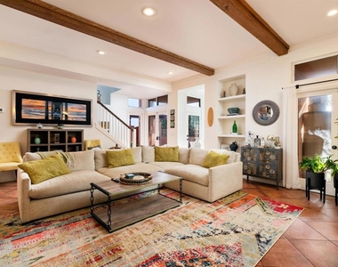 618 Gravilla Pl - Photo Thumbnail 13