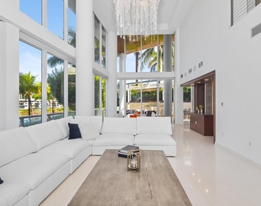 1000 S Ocean Boulevard - Photo Thumbnail 2