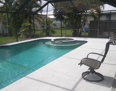 8350 Se Sweetbay Drive - Photo Thumbnail 8