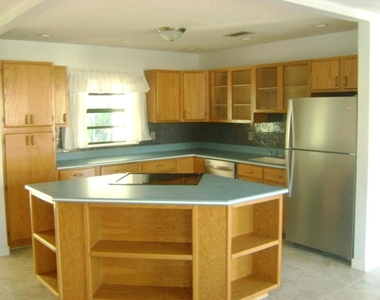 8350 Se Sweetbay Drive - Photo Thumbnail 5