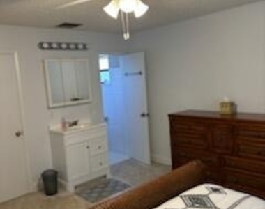8350 Se Sweetbay Drive - Photo Thumbnail 17