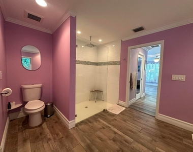 2415 Laurel Lane - Photo Thumbnail 14
