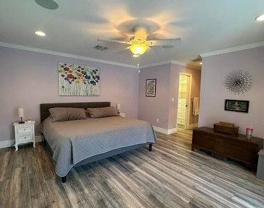 2415 Laurel Lane - Photo Thumbnail 11